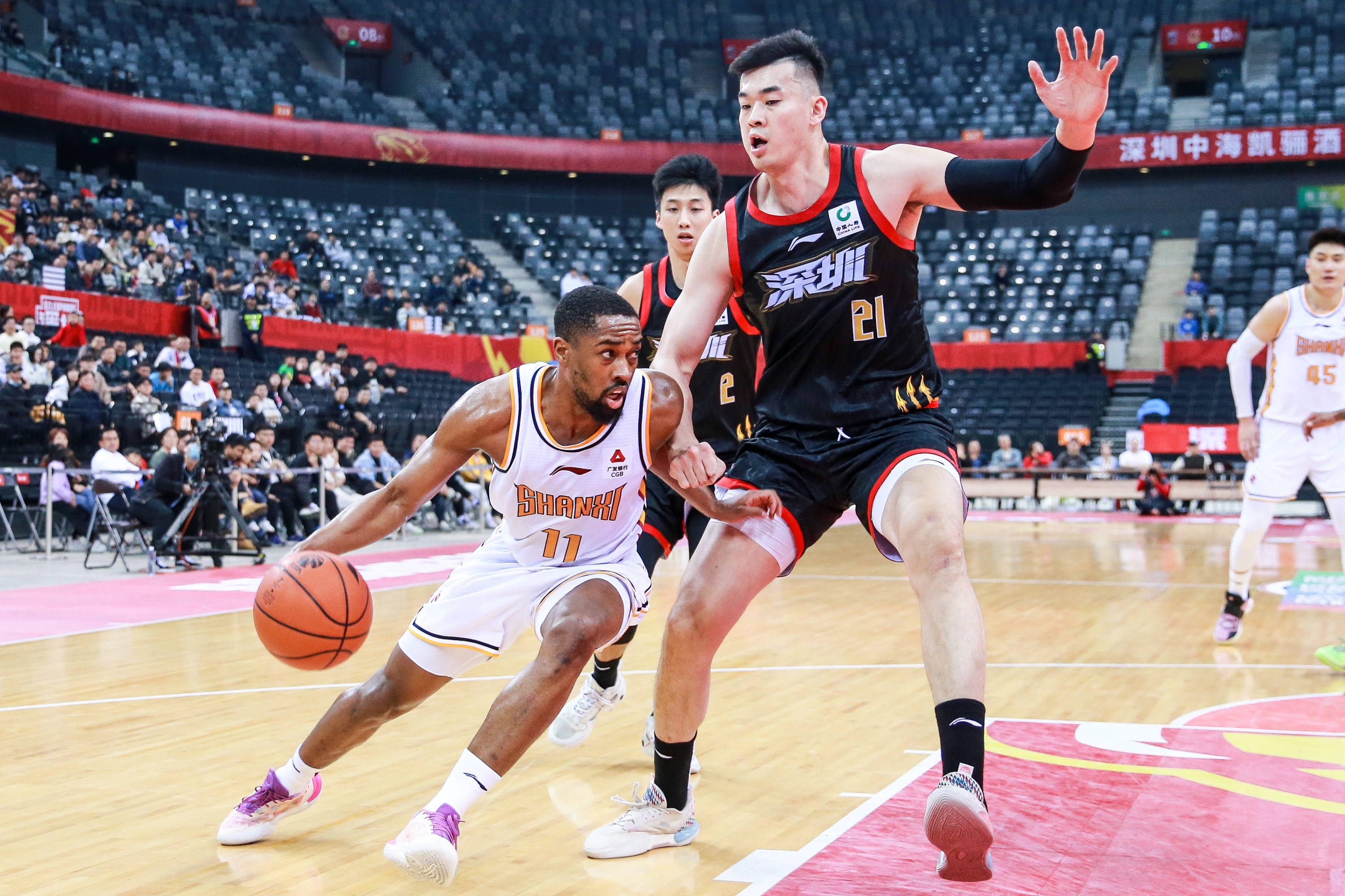 凸显了一个 凸显了一个