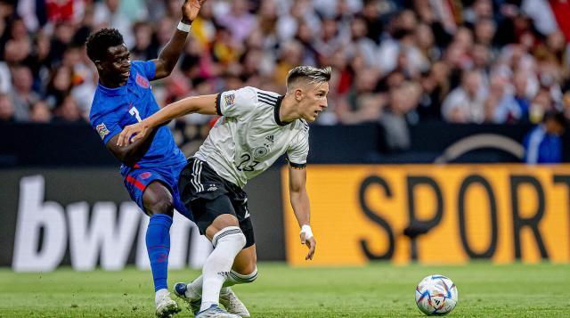 这就像足球 这就像足球