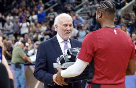 提出报价的 提出报价的